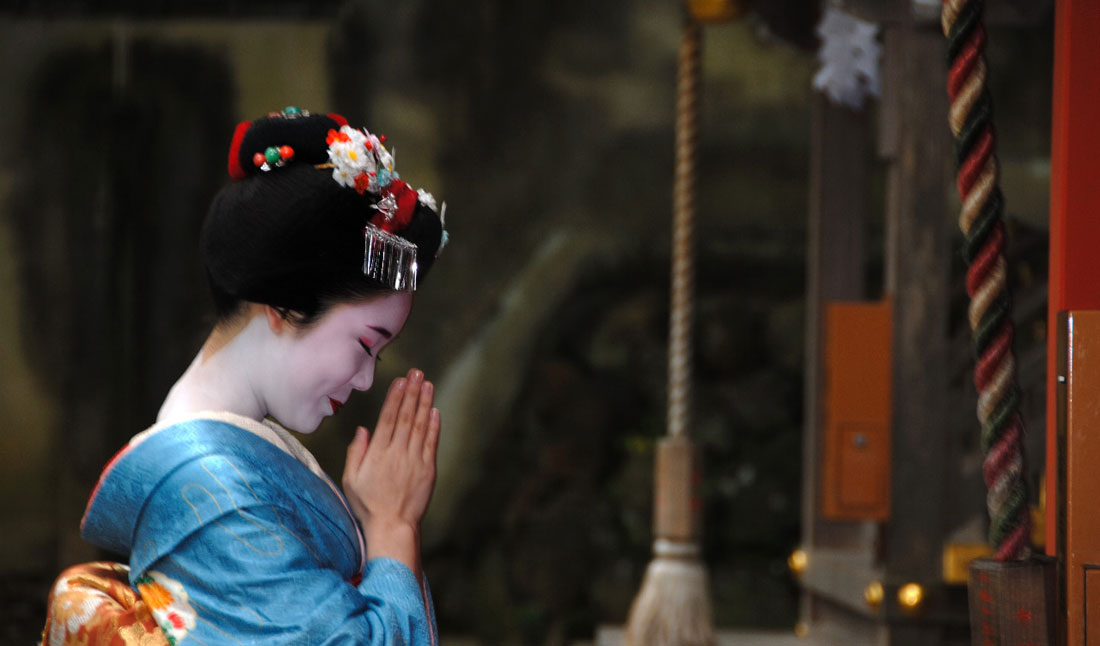 japansk kvinna bön